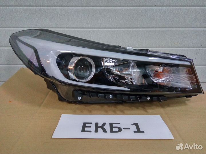 Фара правая Kia Cerato 3 2013