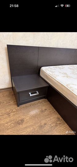 Кровать двухспальная с матрасом