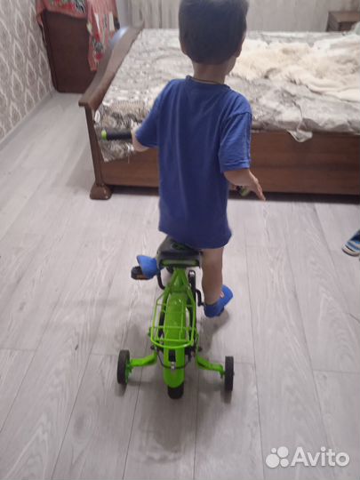 Велосипед 4х колесный детский