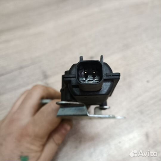 Активатор замка багажника Ford Fusion I рестайлинг