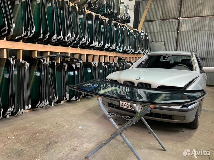 Стекло лобовое Bmw e39