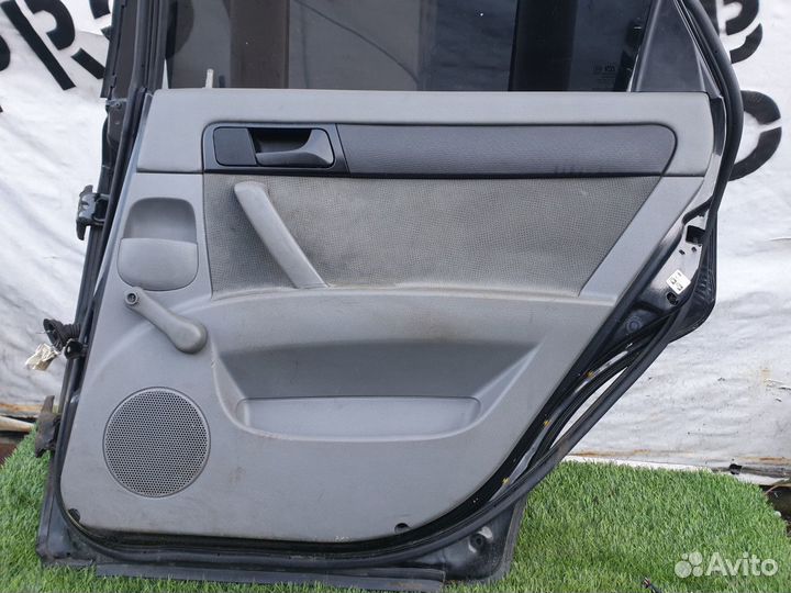 Обшивка двери задней правой Chevrolet Lacetti