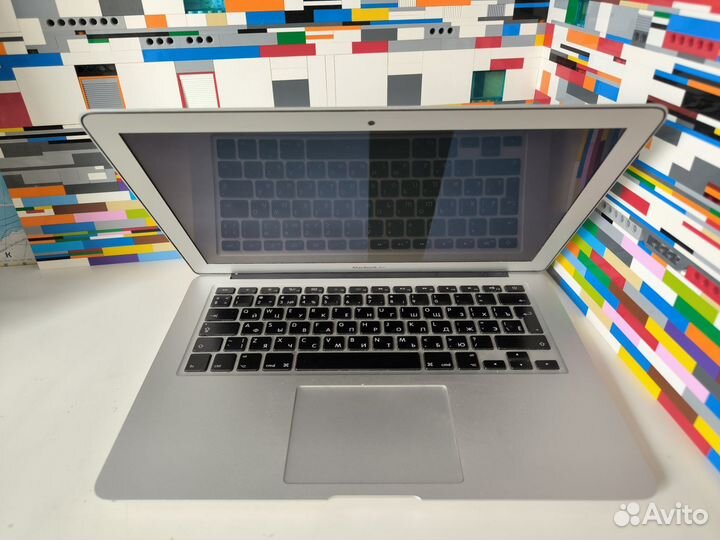 Apple MacBook Air 13 2013 иногда полосит дисплей