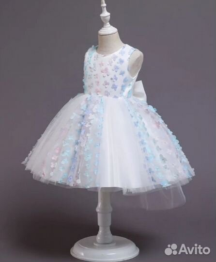 Нарядное платье со шлейфом р. 110, 120