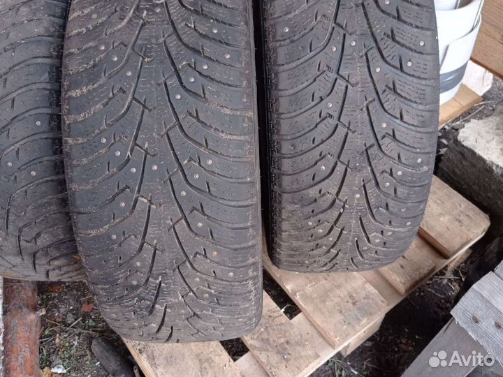 Maxxis ArcticTrekker NS5 215/50 R17