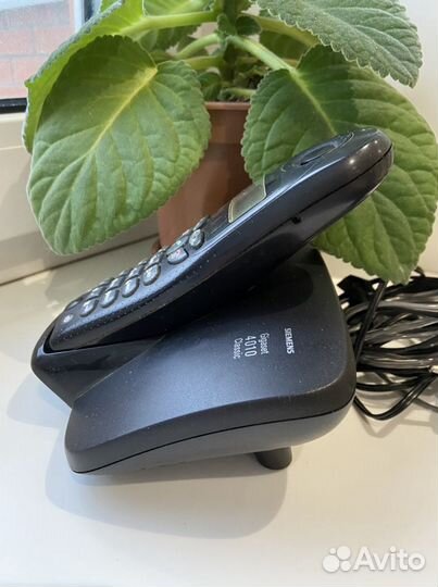 Телефоны кнопочные и радио-телефоны