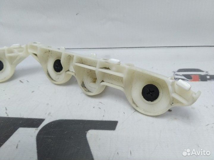 Кронштейн переднего бампера Mitsubishi Outlander X