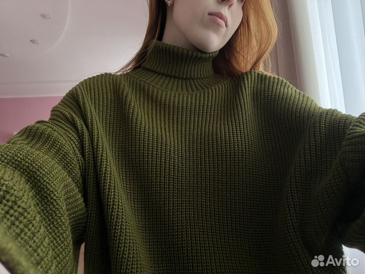 Свитер оливковый