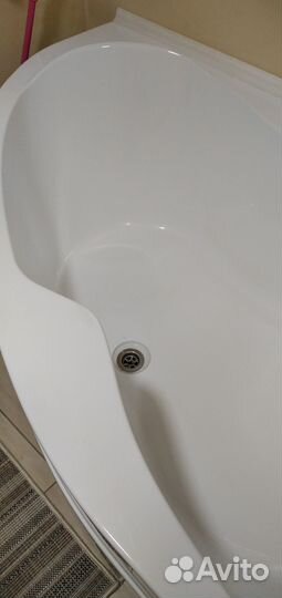 Ванна акриловая