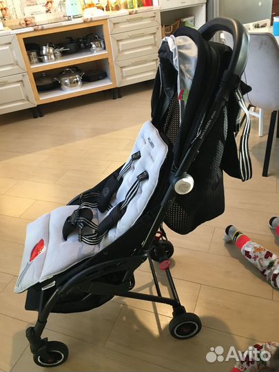 Прогулочная коляска Maclaren Atom