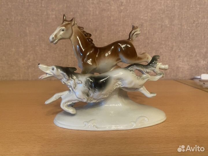 Лошадь и гончая гдр