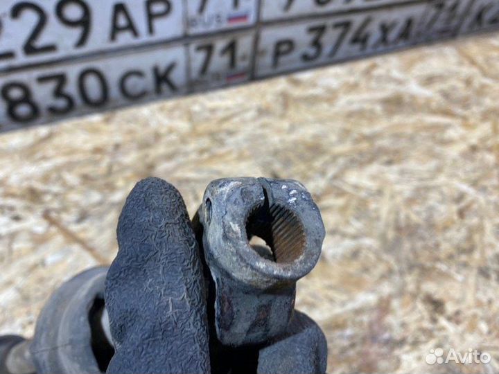 Рулевой карданчик Mitsubishi Pajero 3D 1989