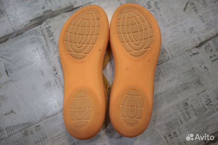 Босоножки crocs w9