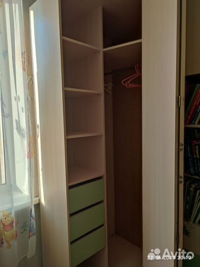 Угловой шкаф в детскую