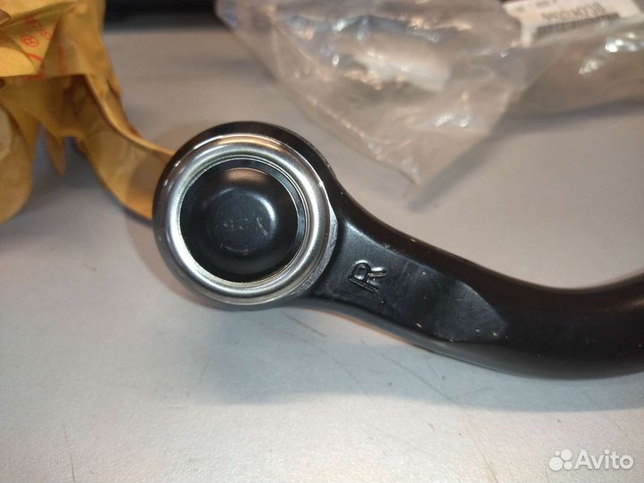 Рулевой наконечник правый Pajero 4