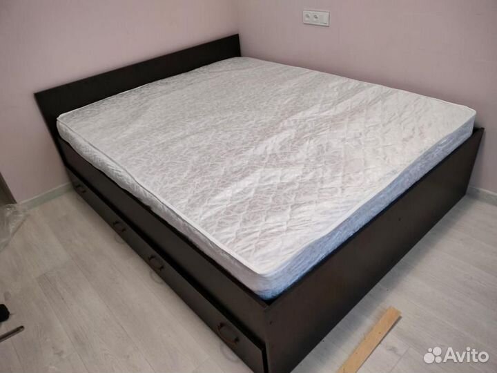 Кровать двуспальная 160х200