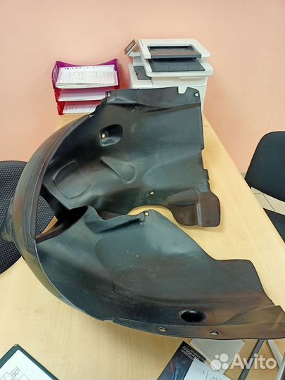 Подкрылок передний Ford Focus III правый