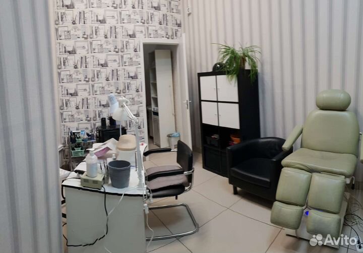 Мастер маникюра и педикюра