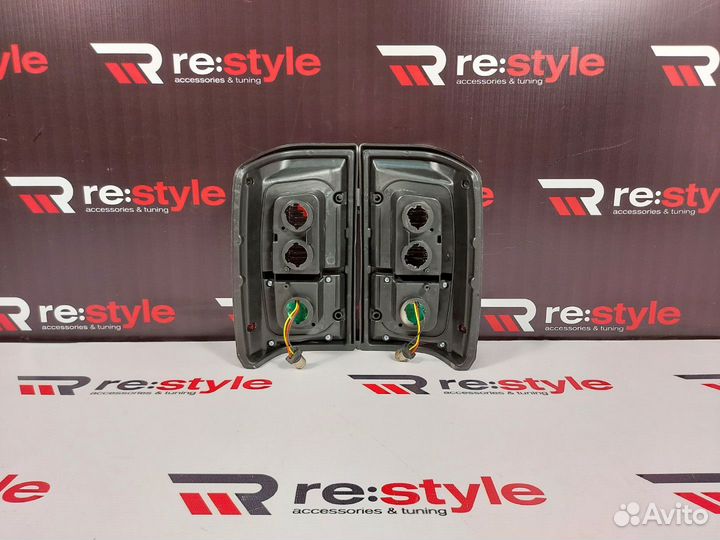 Стопы Nissan Patrol 60 Красно-Черные Диодные R2575