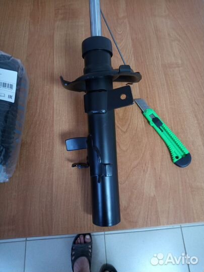 Продам передний стойки для форд фокус 3