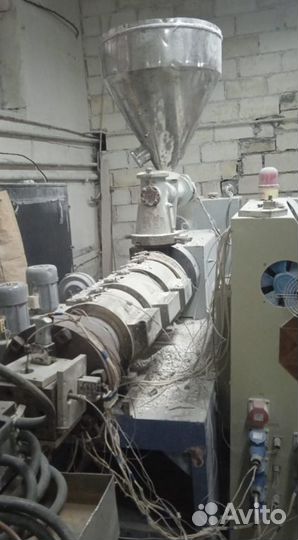 Конический двухшнековый экструдер sjsz-51/105