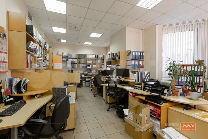 Коммерция в новом доме в Центре