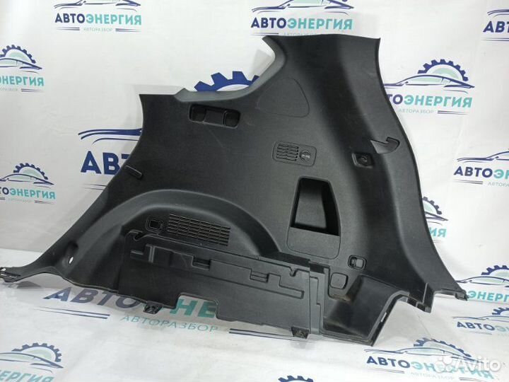 Обшивка багажника задняя правая Hyundai Santa Fe