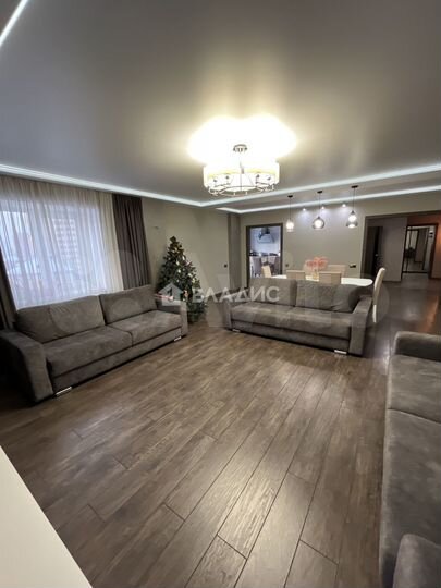 4-к. квартира, 157 м², 7/10 эт.