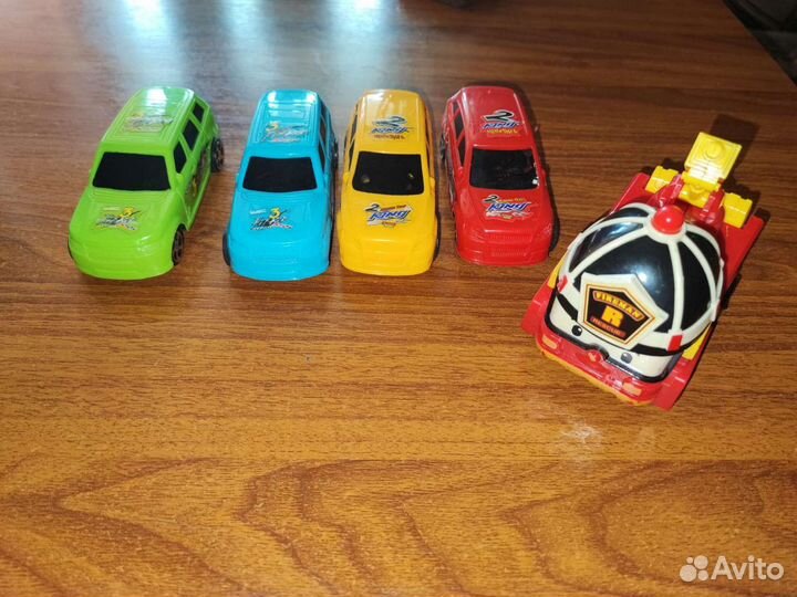 Трансформер Robocar Poli и набор машинок