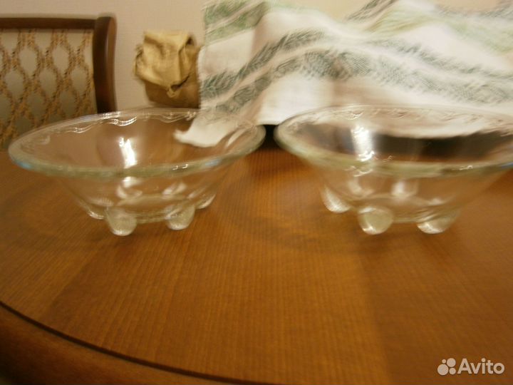 Графины вазы розетки сувениры из цветного стекла