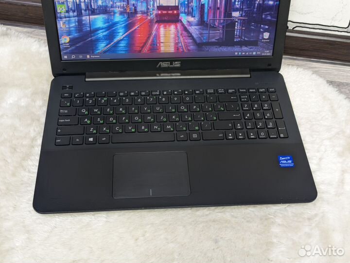 Asus / i3-5010U /8GB /SSD+HDD
