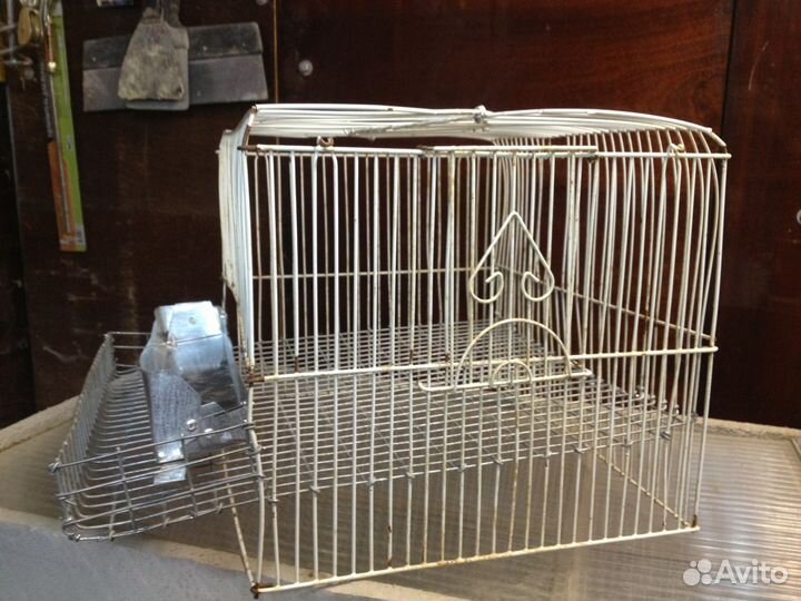 Клетки для перепелок.Попугая.Хомячка.Соты для яиц