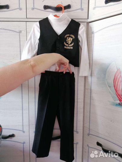 Костюм тройка на мальчика