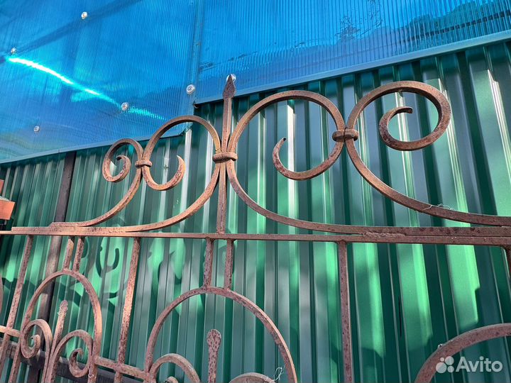 Секции забора кованные