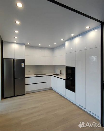 Кухонный гарнитур угловой