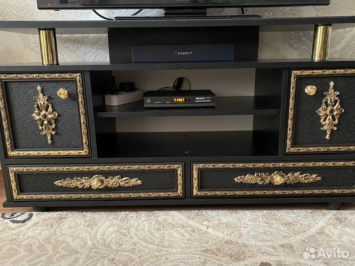 Тумба под телевизор