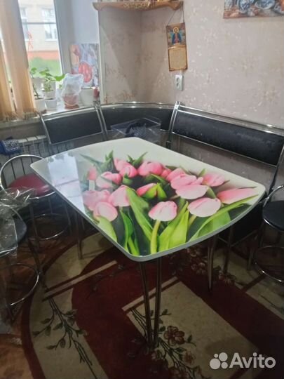 Стол с аэрографией - тюльпаны