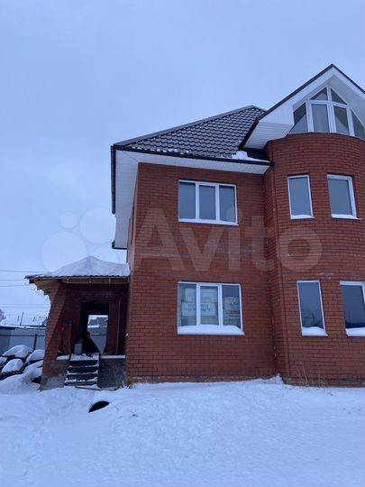 Дом 350 м² на участке 6,5 сот.