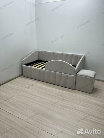 Детская кровать с мягкими бортиками