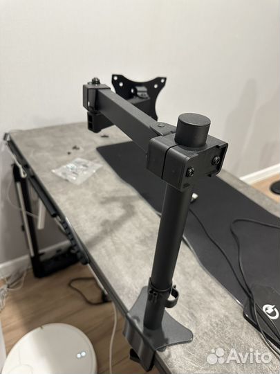 Кронштейн для монитора