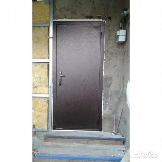 Входная дверь в дом стройгост