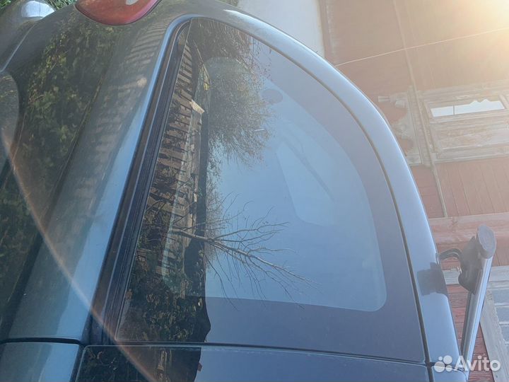 Стекло кузовное заднее Voyager / Caravan