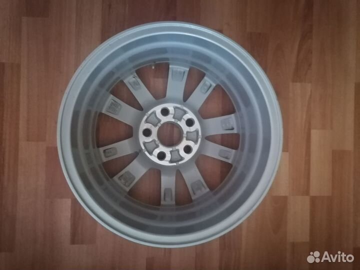 Новый диск оригинал Toyota camry 70 R 16