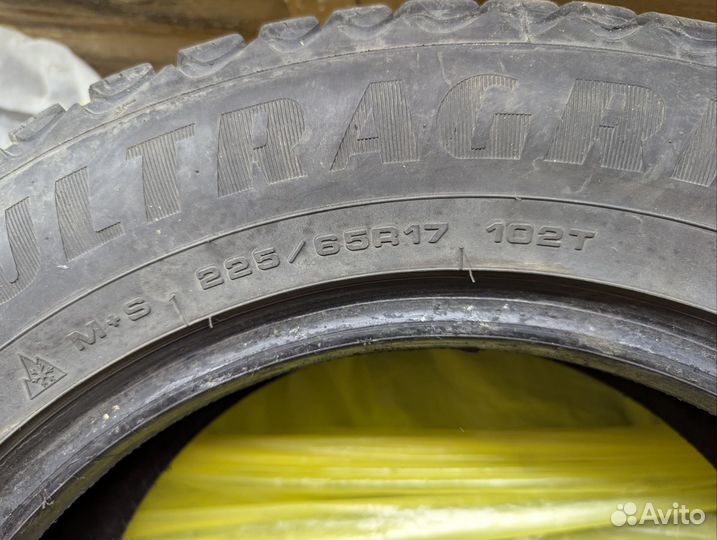 Goodyear UltraGrip Ice Arctic SUV 225/65 R17 102T