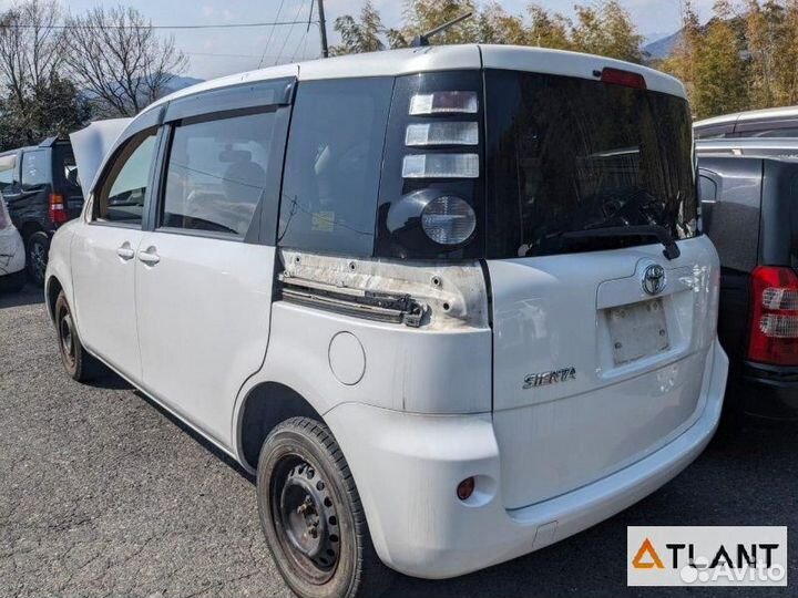 Порожек пластиковый передний правый toyota sienta