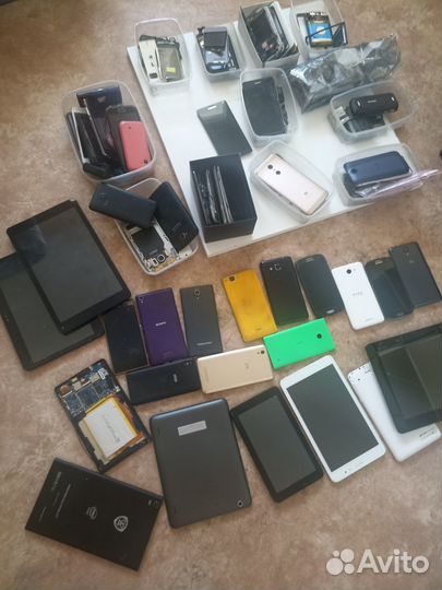 Телефоны и планшеты на запчасти под восстановление