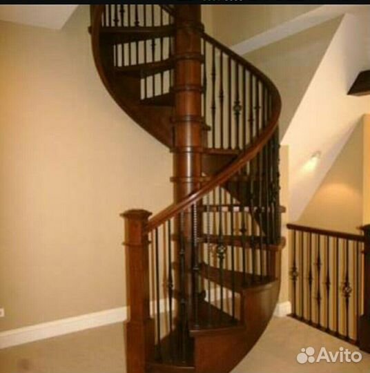 Лестница деревянная на второй этаж