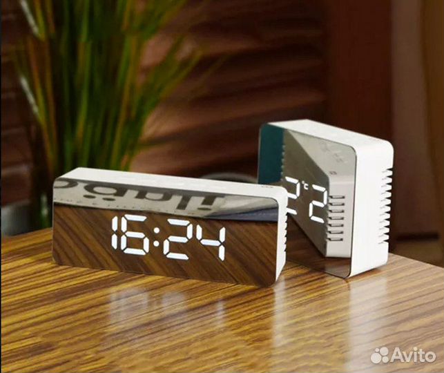 Электронные часы VST716 зелёные и красные белые