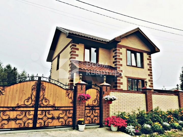 Коттедж 182 м² на участке 8 сот.