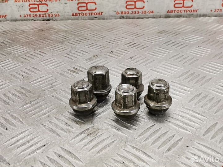 Болт Chrysler 300C 2006 06507826AA